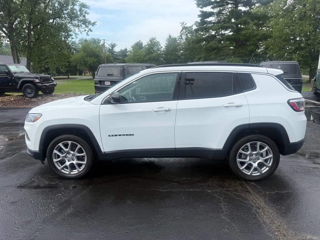 Used 2022 Jeep Compass Latitude AWD/4WD image 7