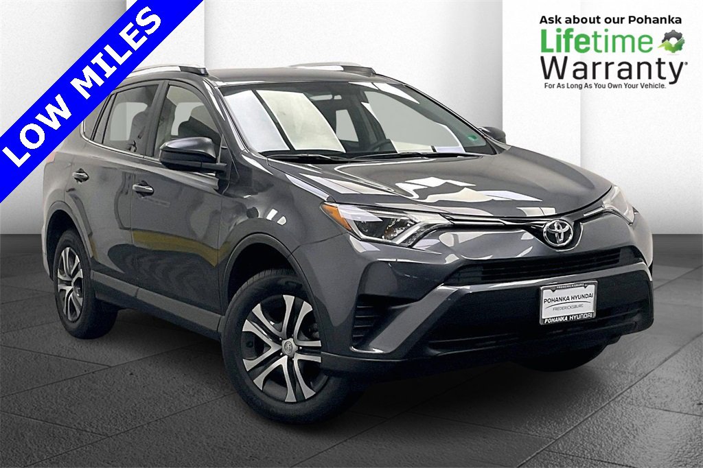 Used 2016 Toyota RAV4 LE image 1