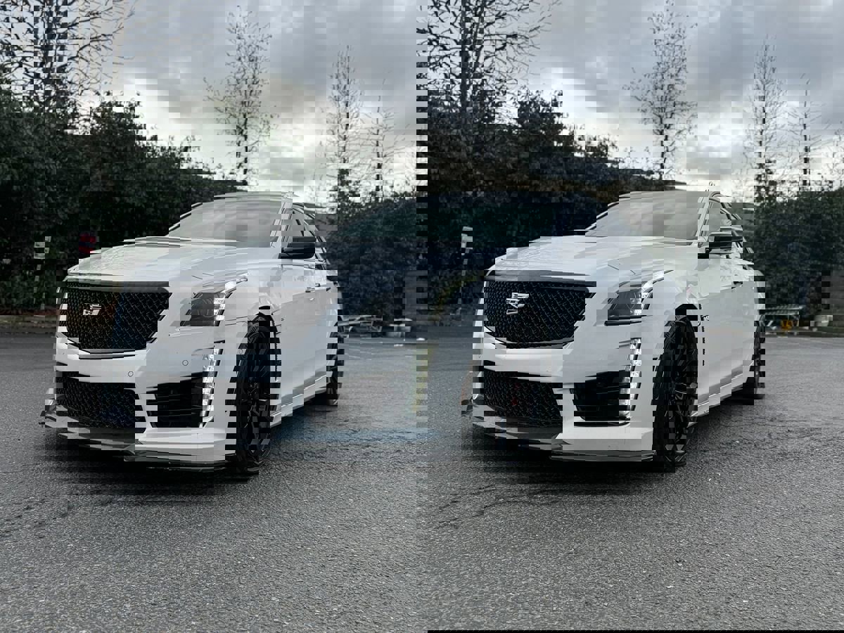 Used 2018 Cadillac CTS V w/ Carbon Fiber Package image 2