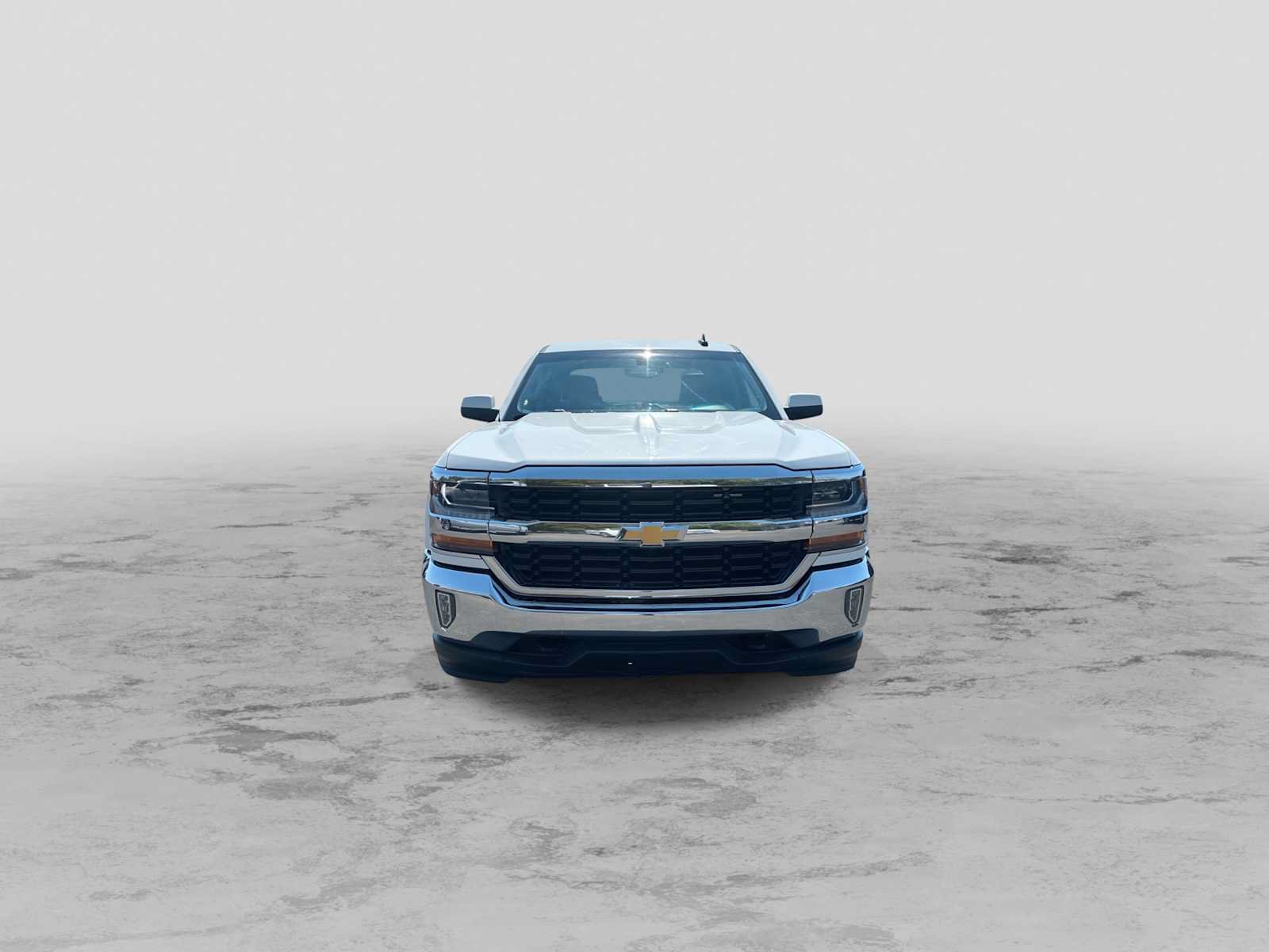 Used 2018 Chevrolet Silverado 1500 LT w/ LT Fleet Convenience Package AWD/4WD image 3