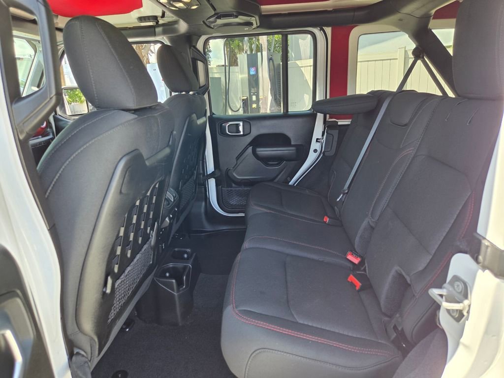 Used 2022 Jeep Wrangler Unlimited Rubicon w/ LED Lighting Group AWD/4WD image 13