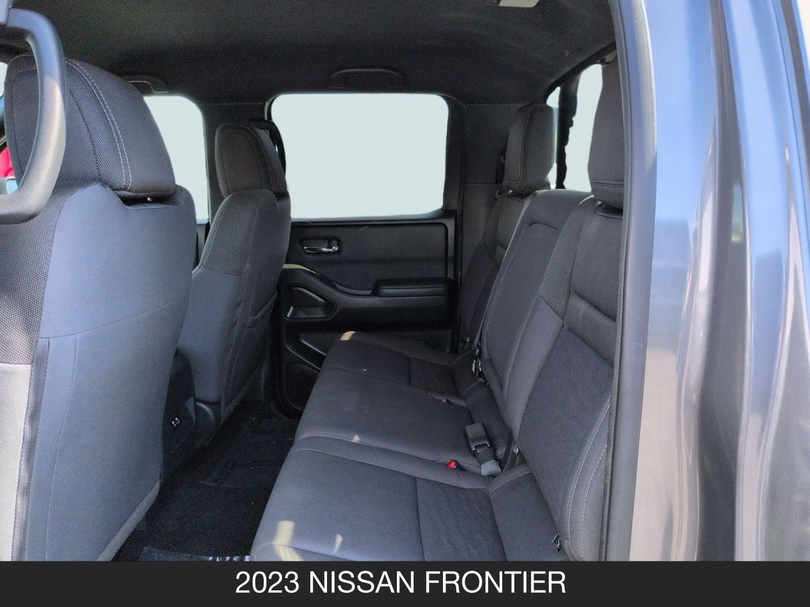Used 2023 Nissan Frontier SV w/ Midnight Edition Package image 15