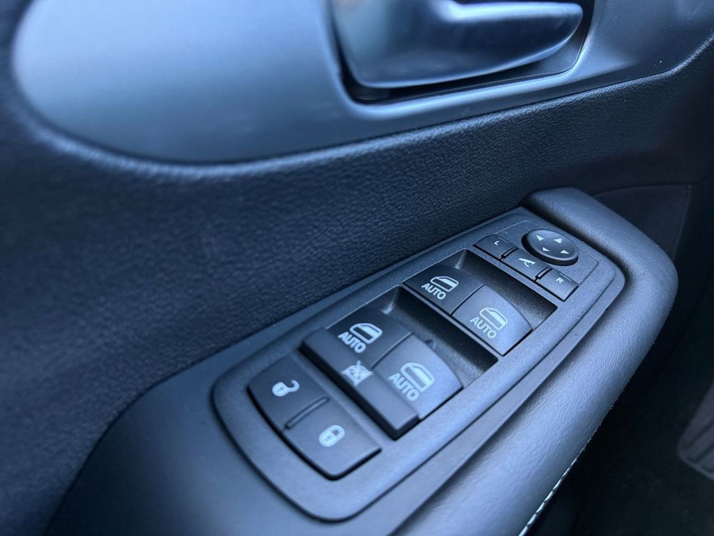 New 2026 Chrysler Pacifica Limited image 28