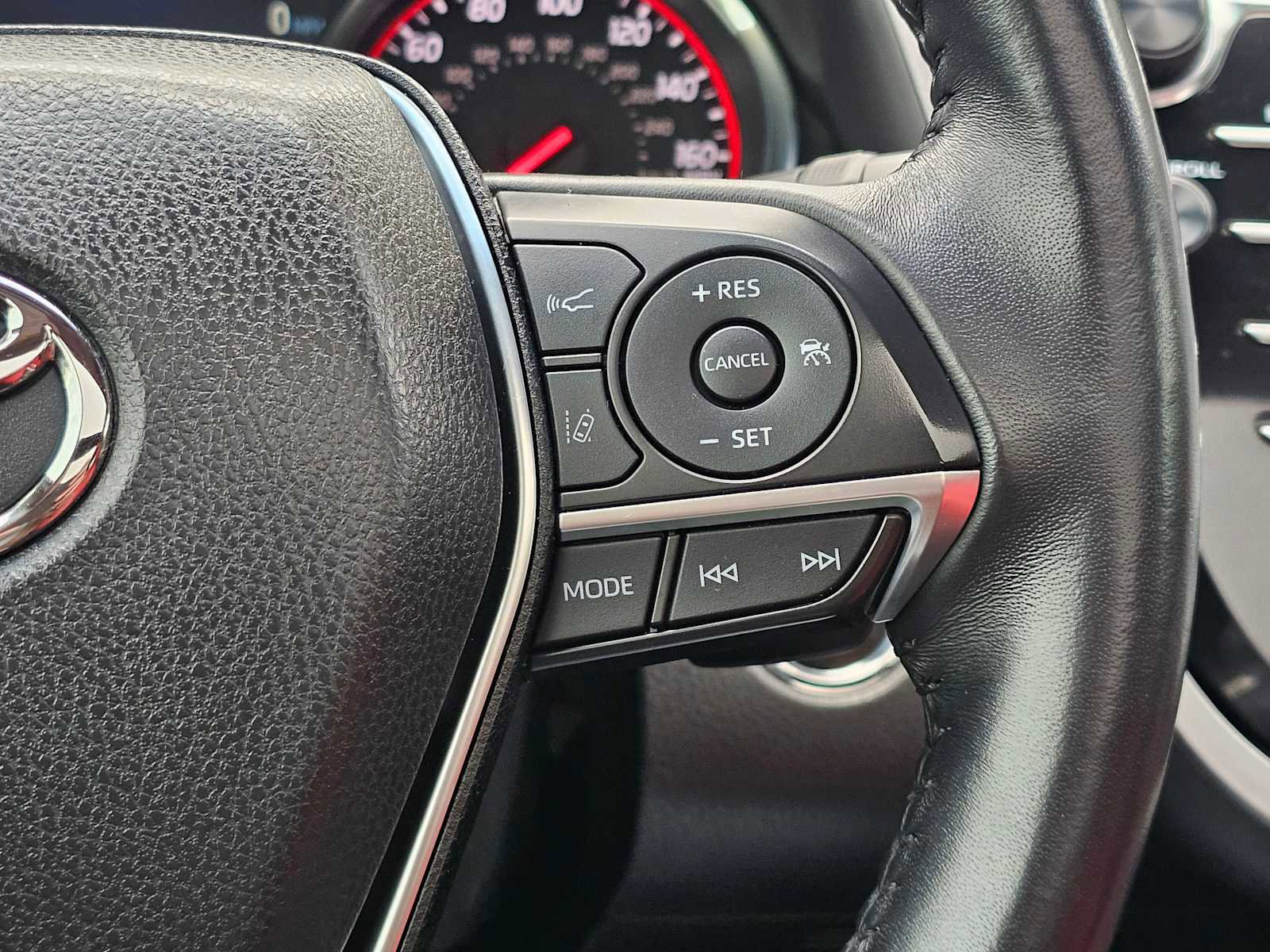 Used 2018 Toyota Camry XSE w/ Driver Assist Package image 32