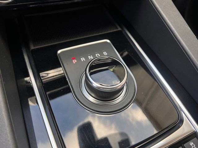 Used 2019 Jaguar F-PACE Premium image 28