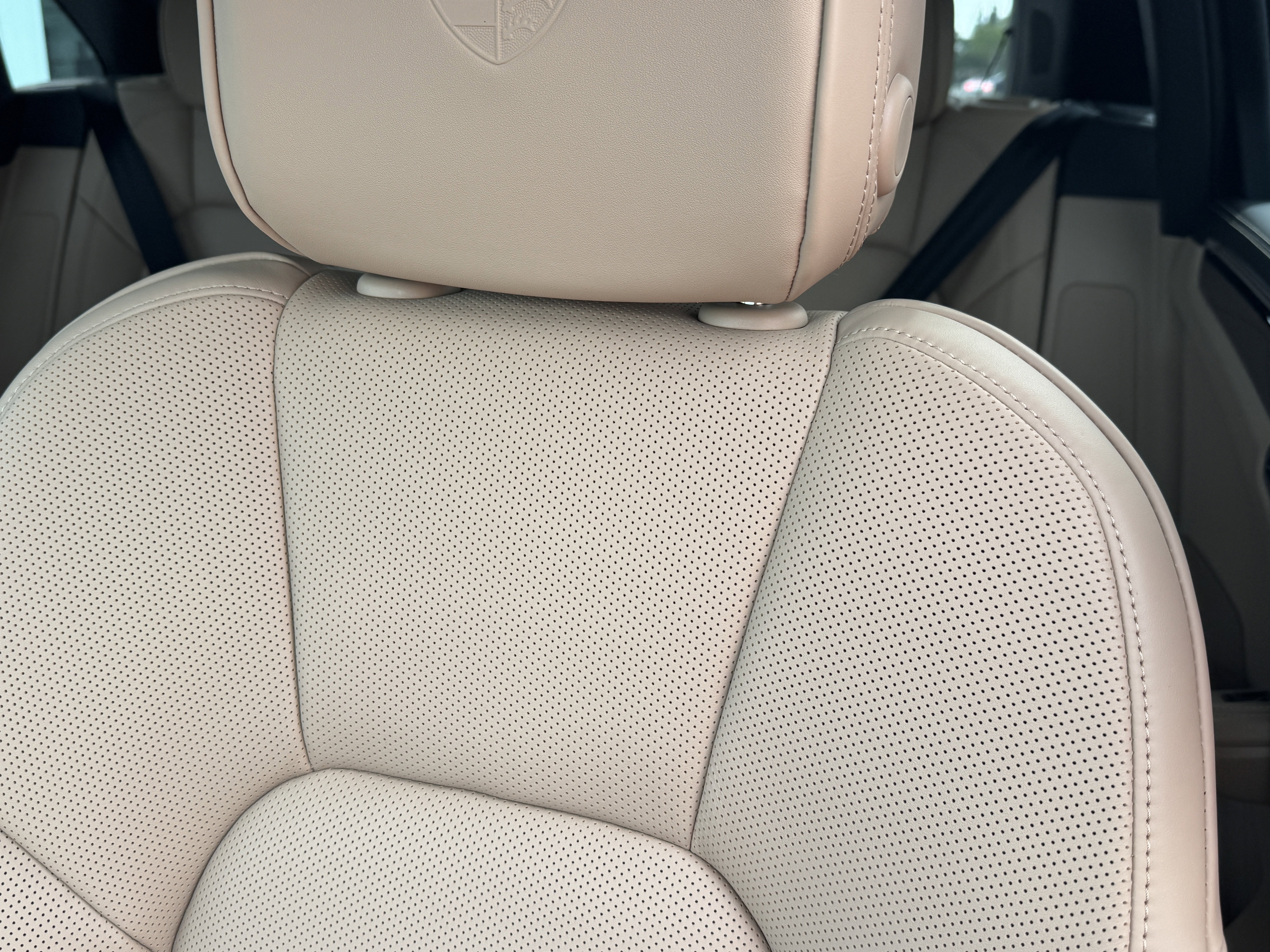 New 2026 Porsche Macan image 5