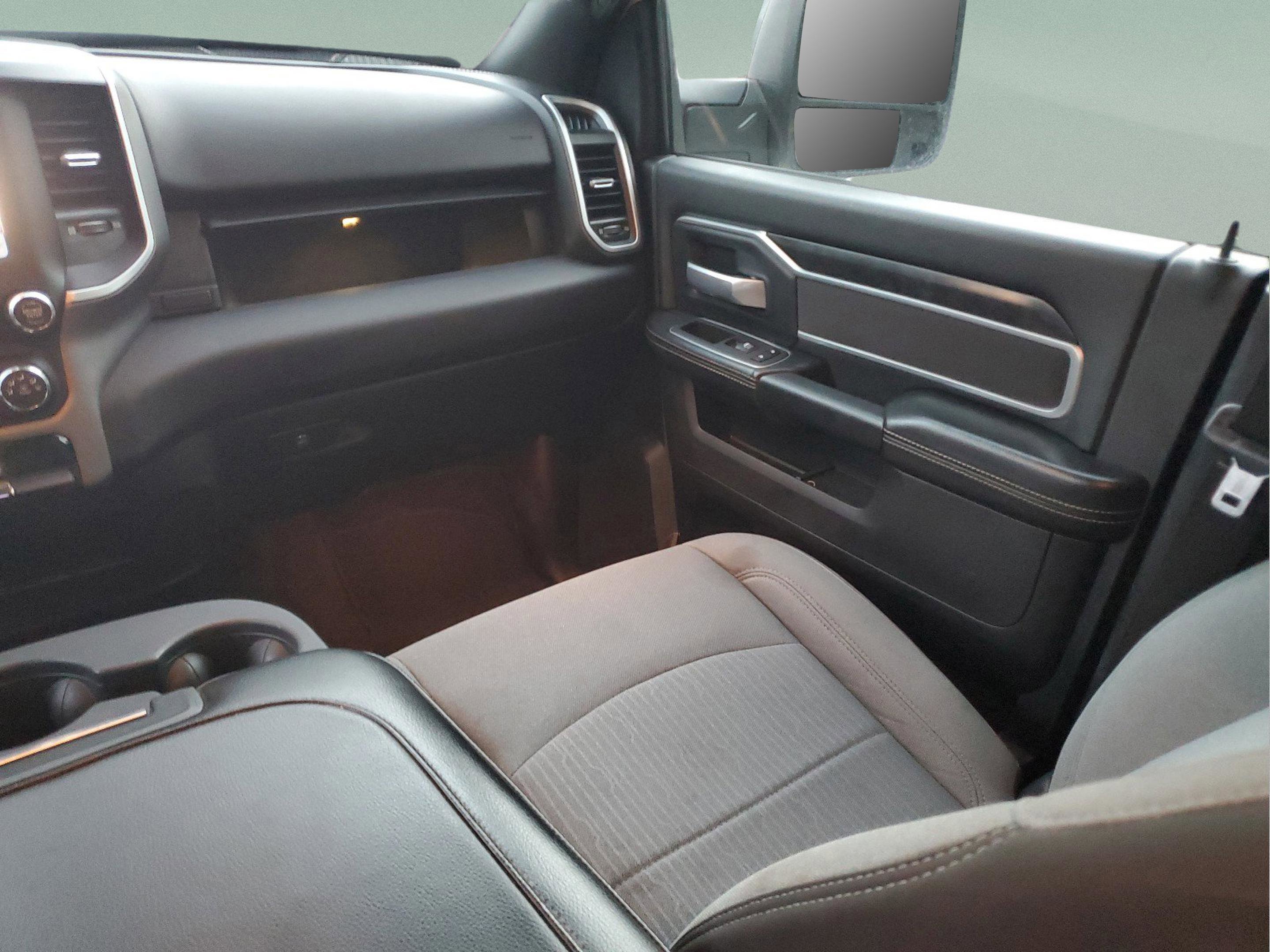 Used 2024 RAM 3500 Big Horn image 10