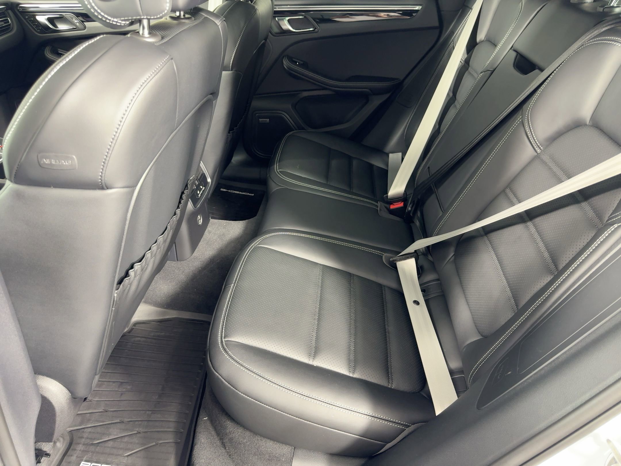 Used 2026 Porsche Macan S image 15