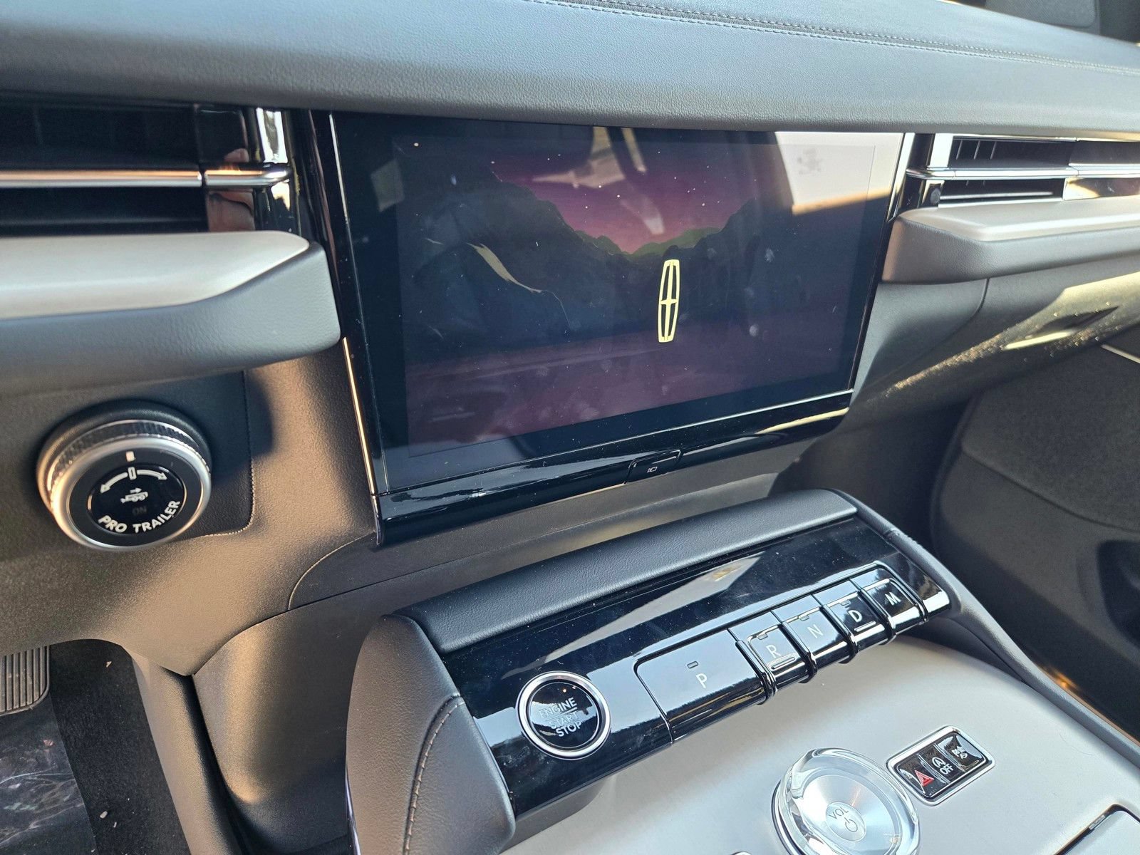 New 2027 Lincoln Navigator Reserve w/ Jet Appearance Package AWD/4WD image 12