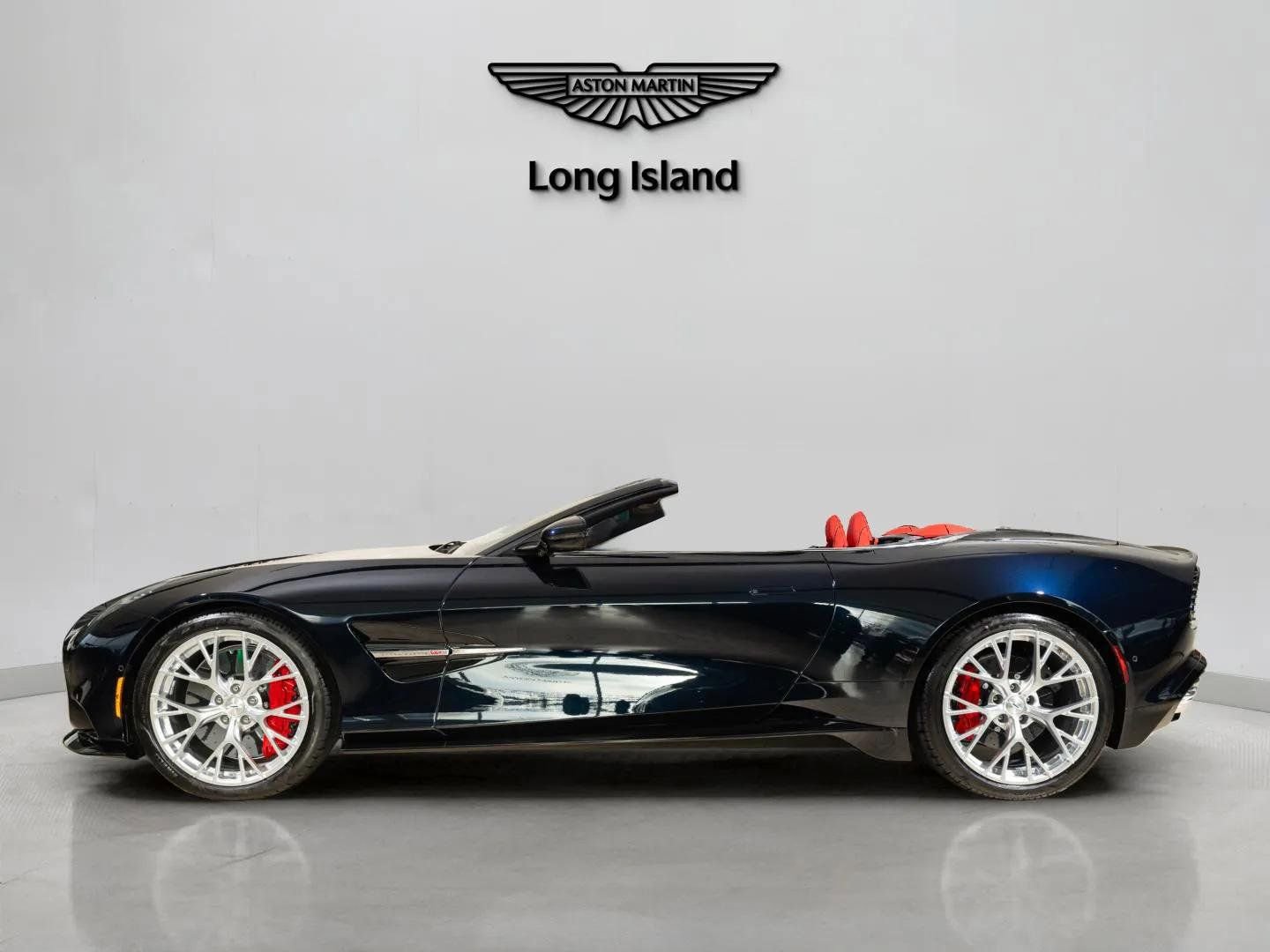 New 2026 Aston Martin Vanquish Convertible image 8