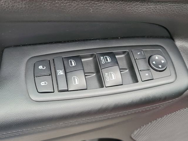 Used 2018 Jeep Grand Cherokee Laredo AWD/4WD image 22
