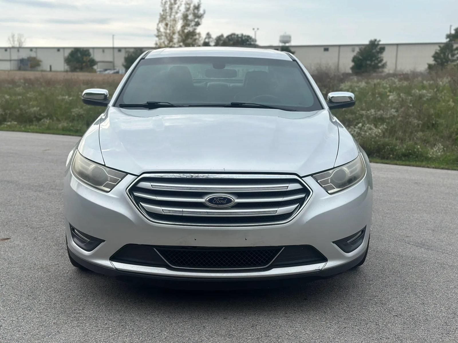Used 2015 Ford Taurus Limited FWD image 2