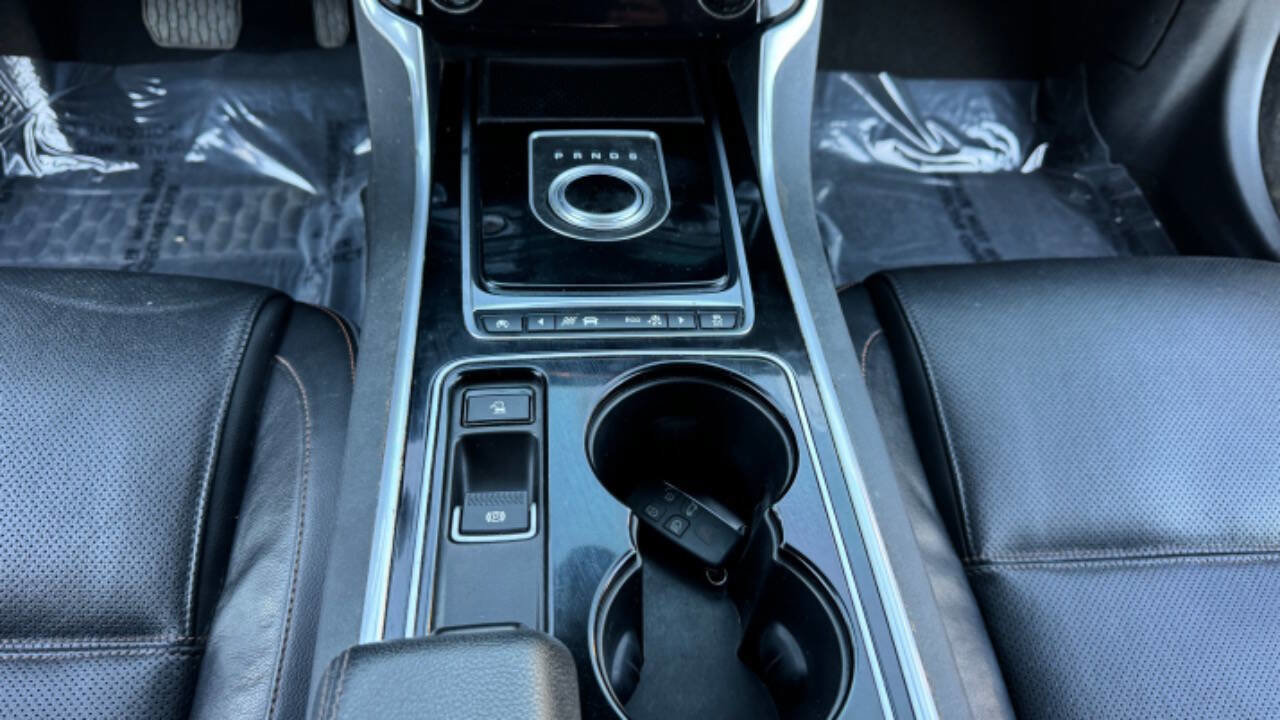 Used 2017 Jaguar XE Prestige image 20