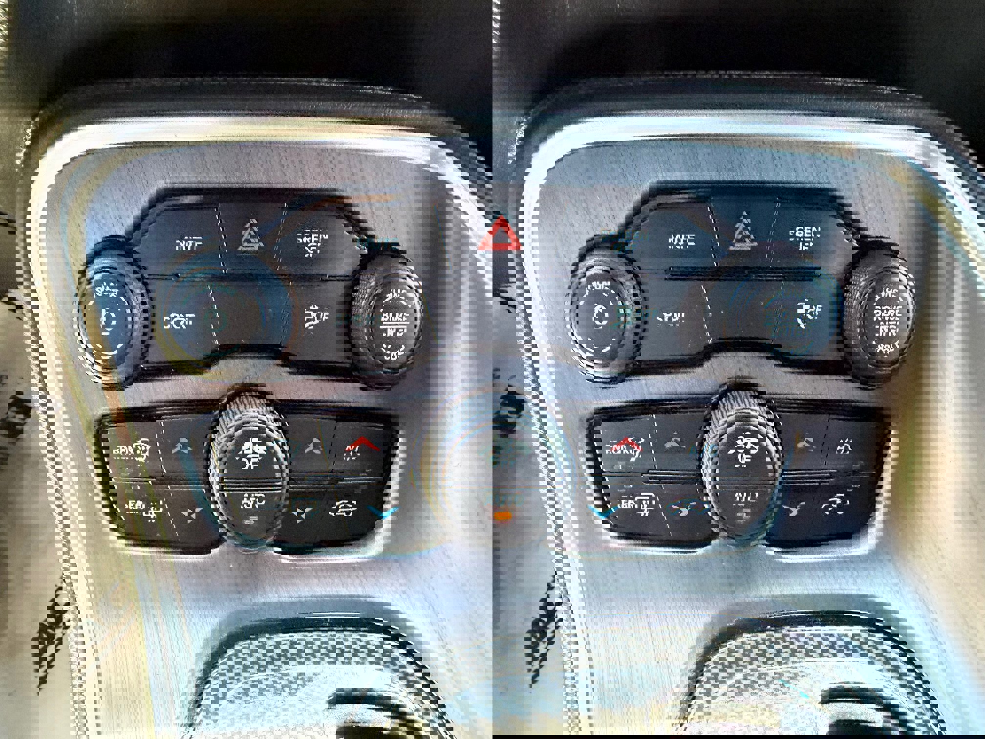 Used 2018 Dodge Challenger SXT w/ Blacktop Package image 25