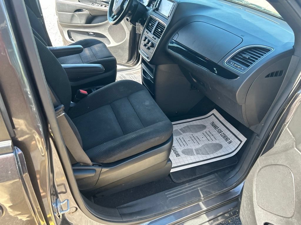Used 2020 Dodge Grand Caravan SE FWD image 27