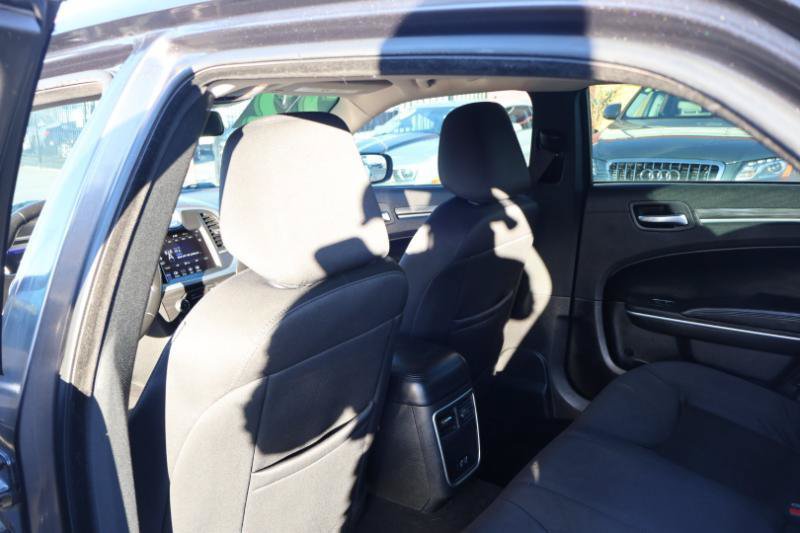 Used 2022 Chrysler 300 Touring w/ Sport Appearance Package RWD image 20