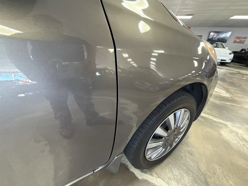 Used 2012 Nissan Versa SV w/ Convenience Pkg FWD image 9