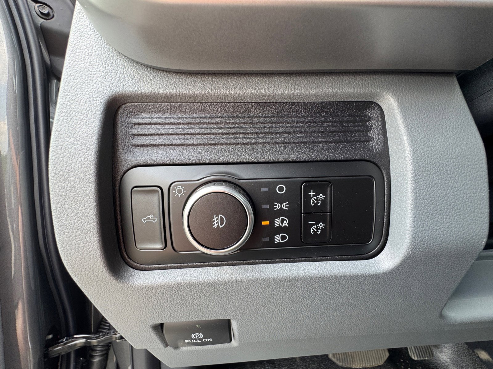 New 2025 Ford F250 XL w/ XL Chrome Package image 31