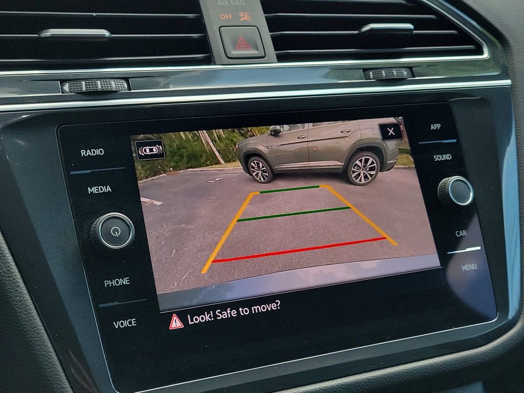 Used 2023 Volkswagen Tiguan SE R-Line image 25