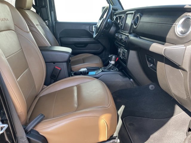 Used 2022 Jeep Wrangler Unlimited Sahara w/ Cold Weather Group image 15