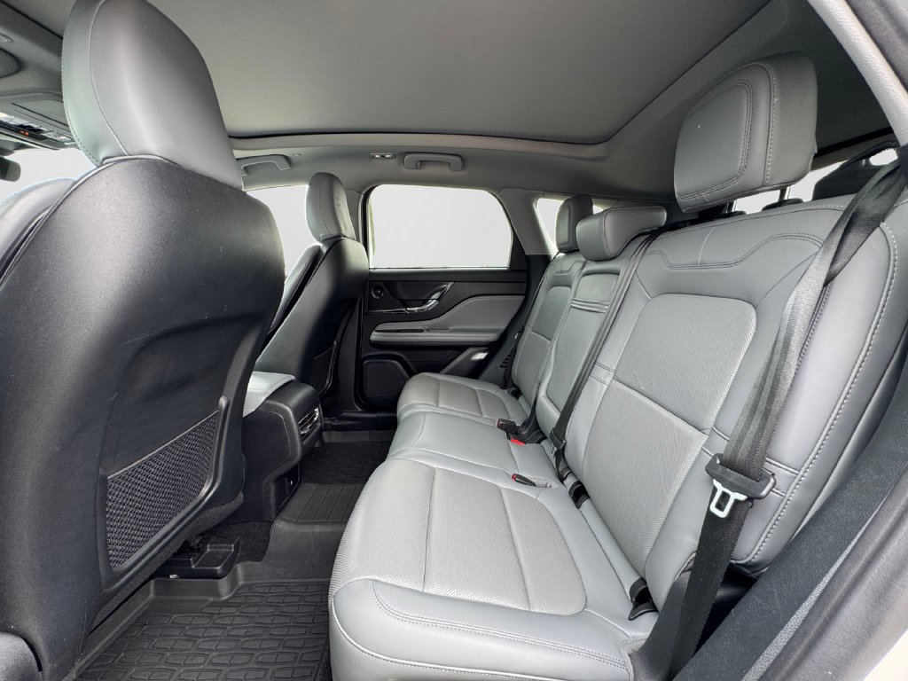 Used 2021 Lincoln Corsair Reserve FWD image 11