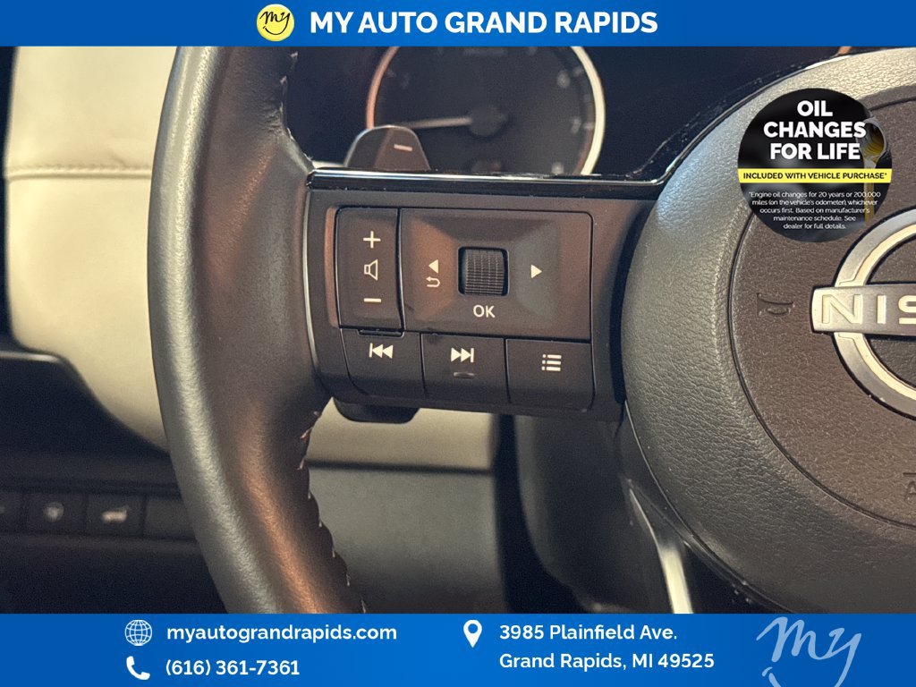 Used 2025 Nissan Pathfinder SL AWD/4WD image 15
