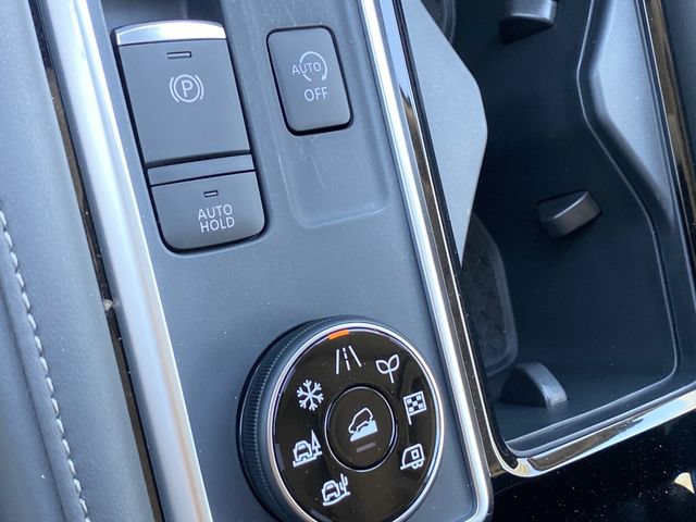 New 2026 Nissan Pathfinder SL w/ SL Premium Package AWD/4WD image 19