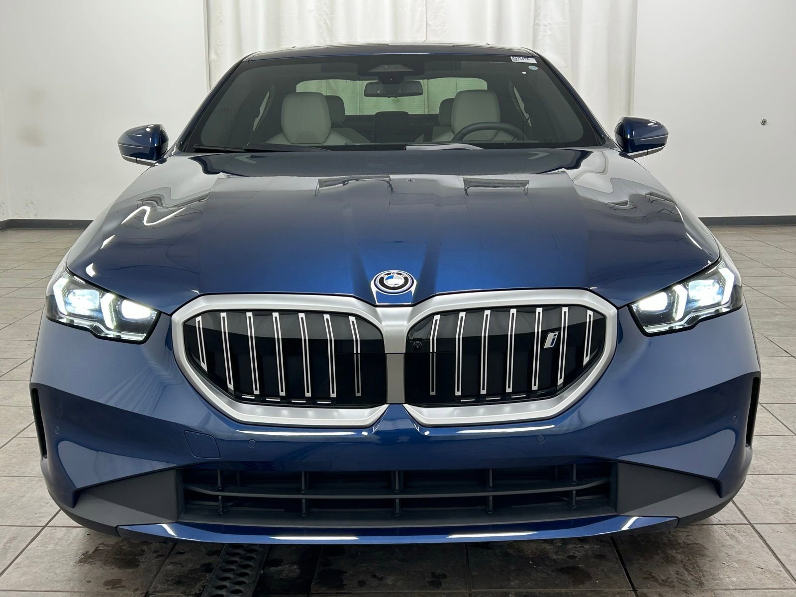 Used 2026 BMW i5 eDrive40 w/ Premium Package image 7
