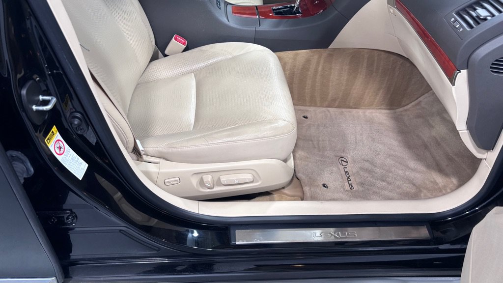 Used 2010 Lexus ES 350 w/ Preferred Accessory Package FWD image 19