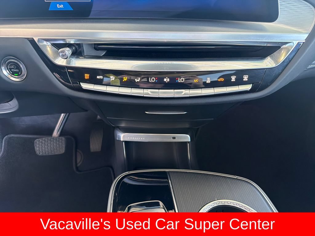 Used 2024 Cadillac Lyriq Luxury RWD image 18