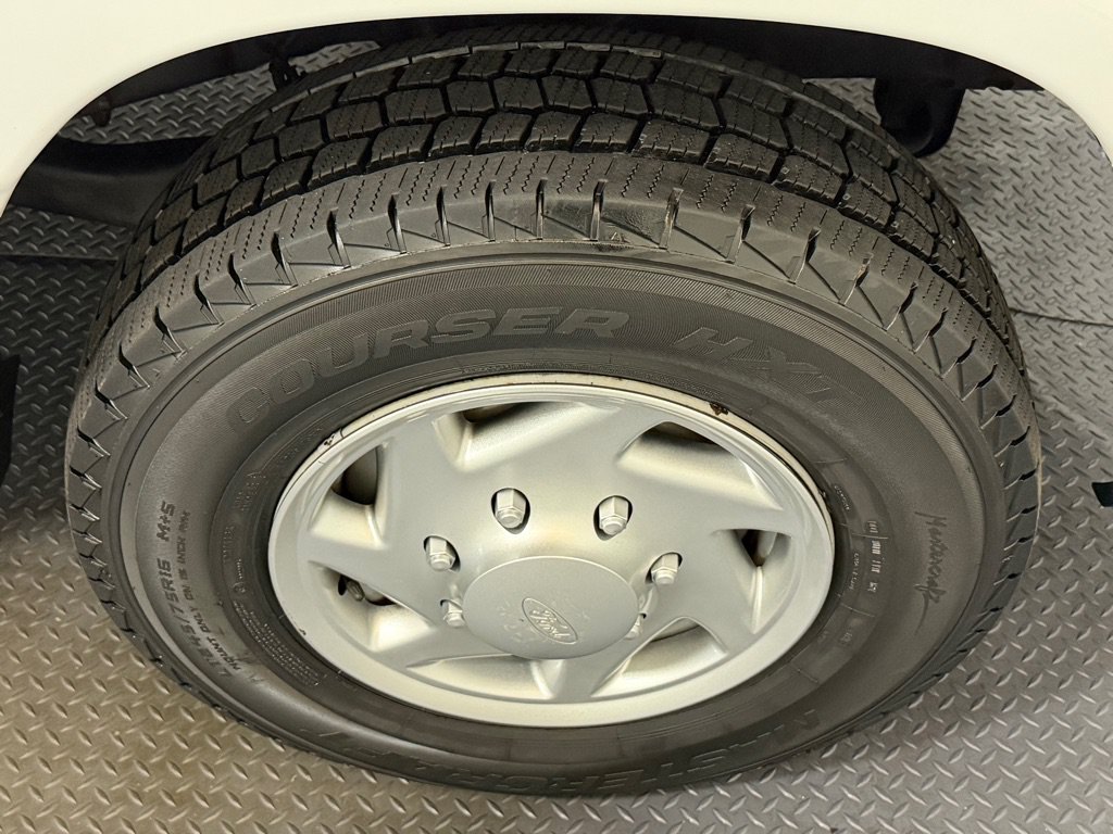 Used 2013 Ford E-350 and Econoline 350 Extended Super Duty RWD image 18