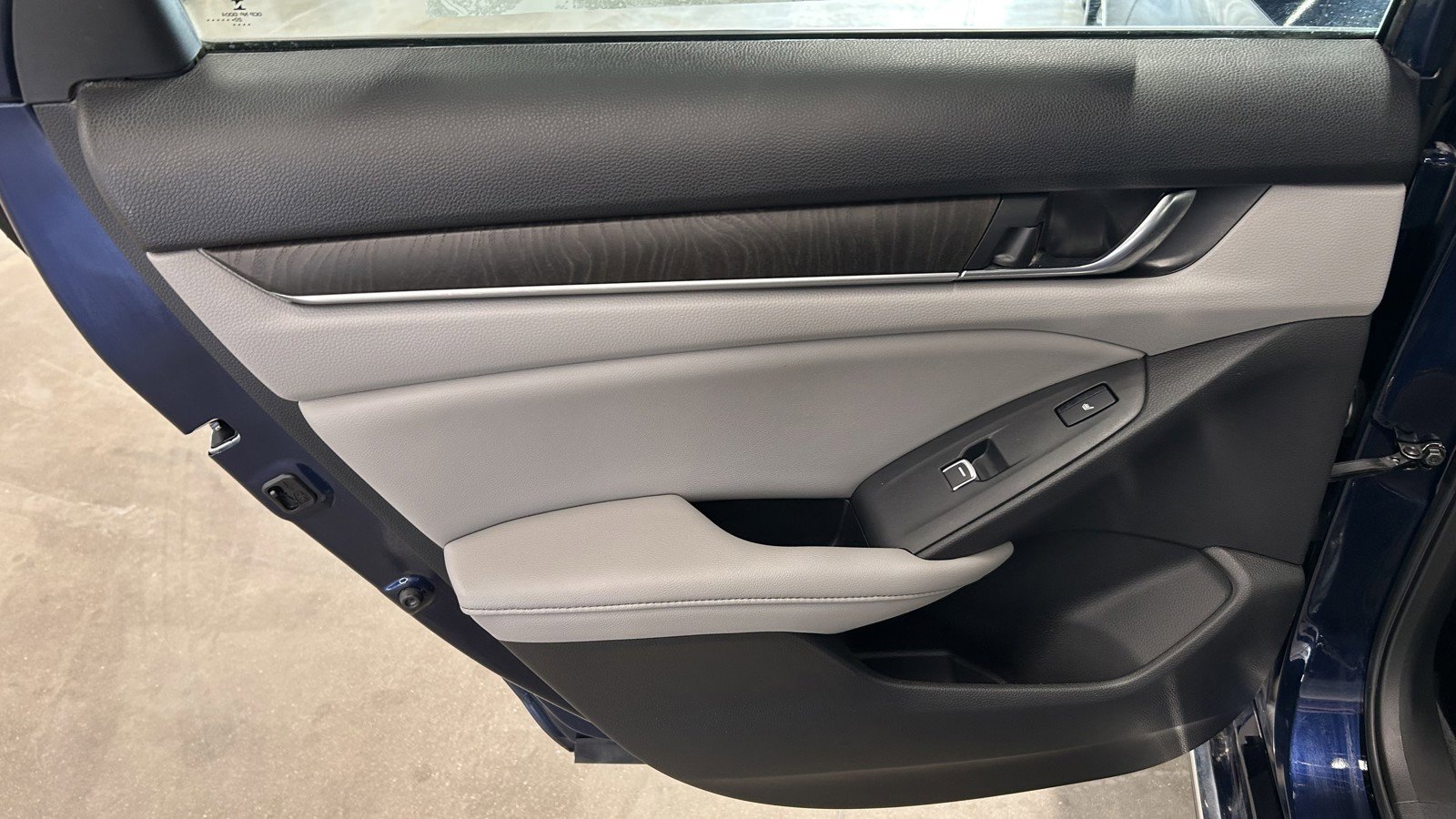 Used 2020 Honda Accord Touring image 13