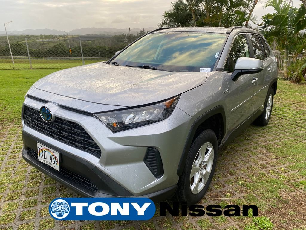 Used 2019 Toyota RAV4 LE image 3
