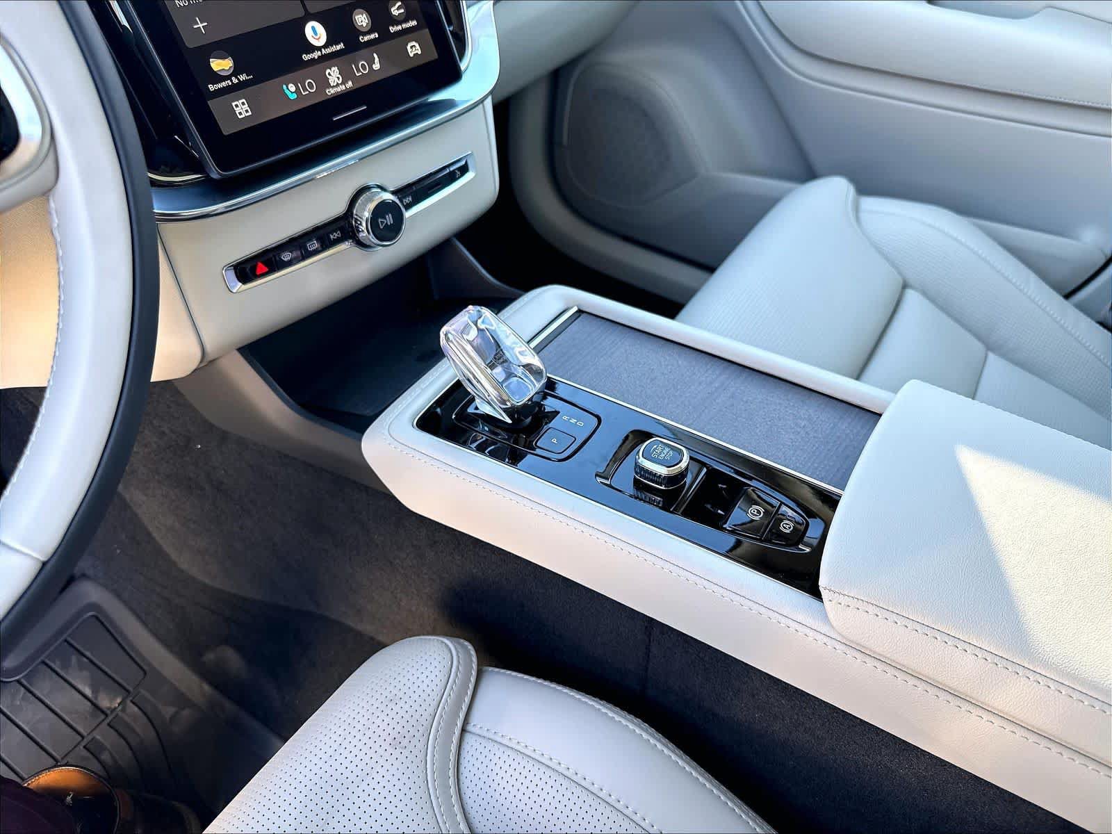 New 2027 Volvo XC90 B6 Ultra AWD/4WD image 10