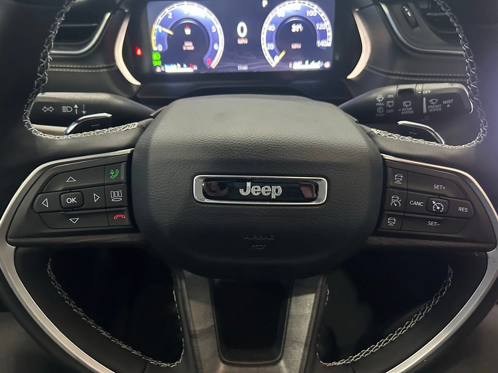 New 2025 Jeep Grand Cherokee L Limited w/ Luxury Tech Group II RWD image 22