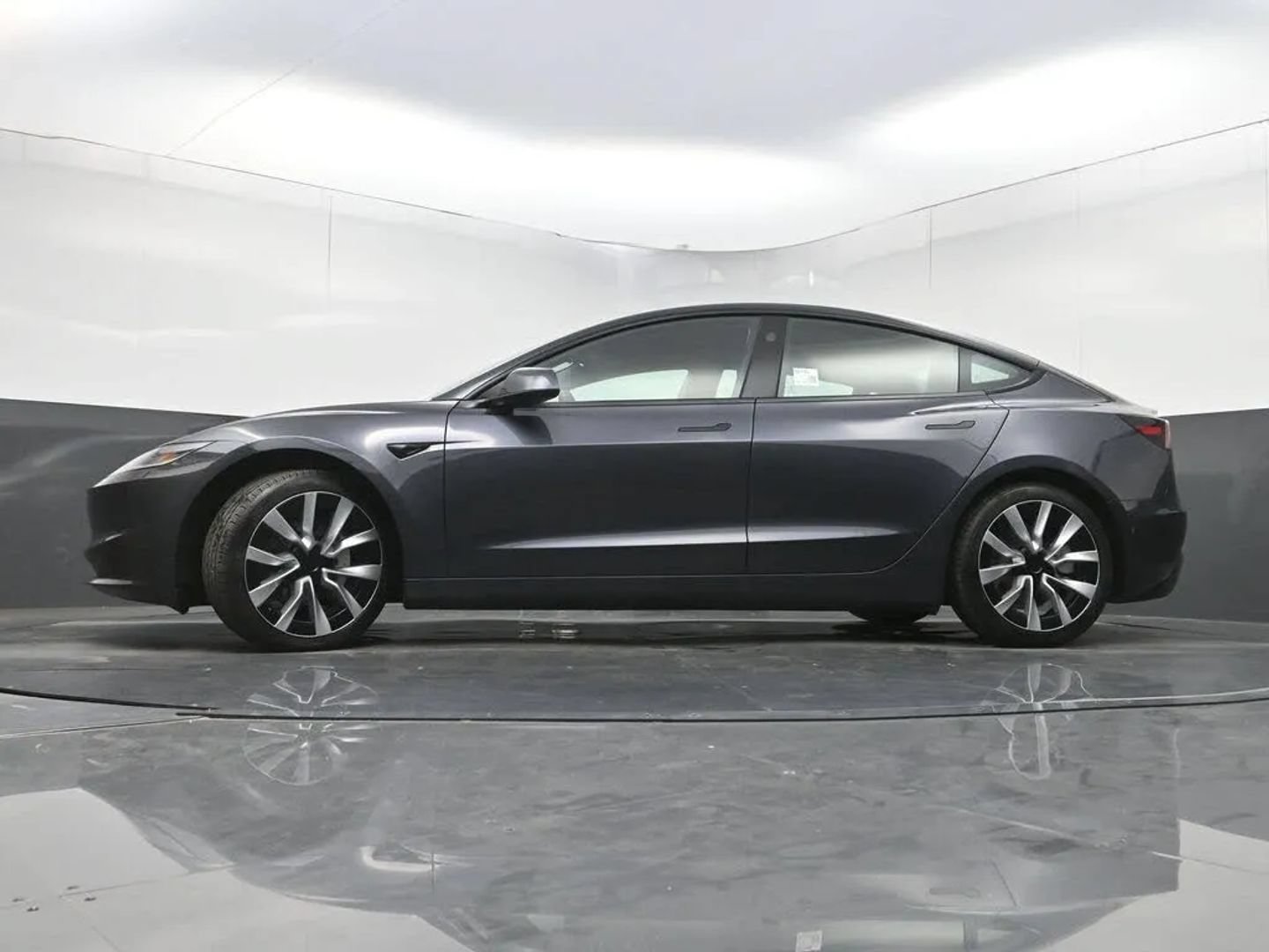 Used 2024 Tesla Model 3 Long Range RWD image 9