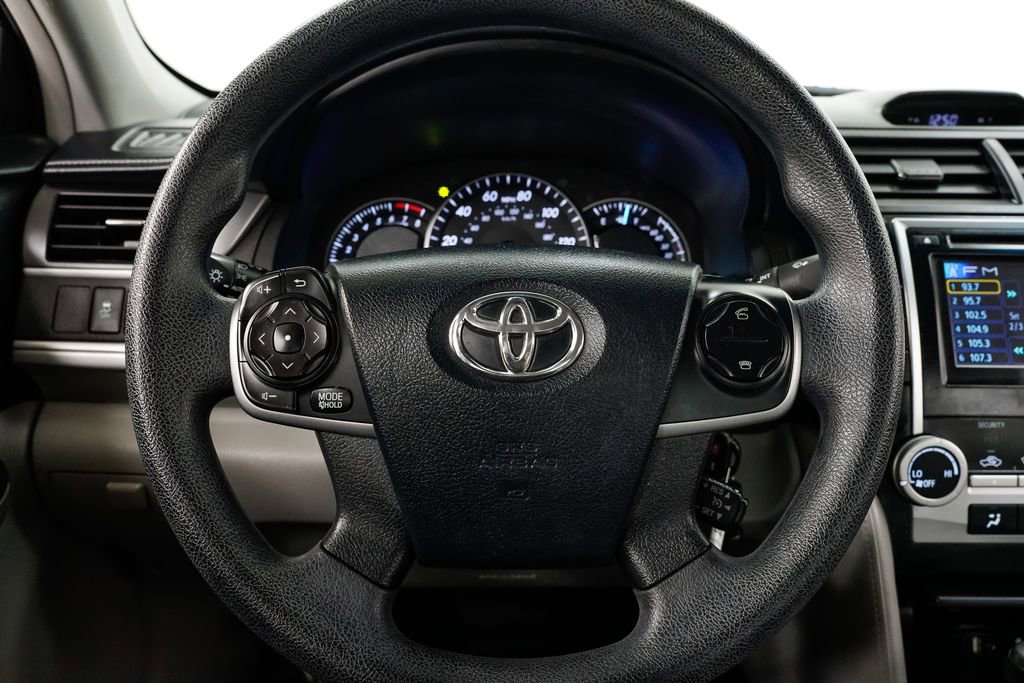 Used 2013 Toyota Camry LE image 10