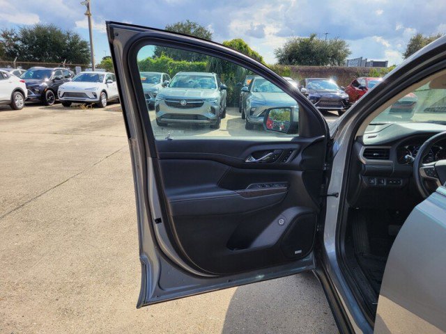 Used 2023 GMC Acadia Denali w/ Denali Ultimate Package image 15