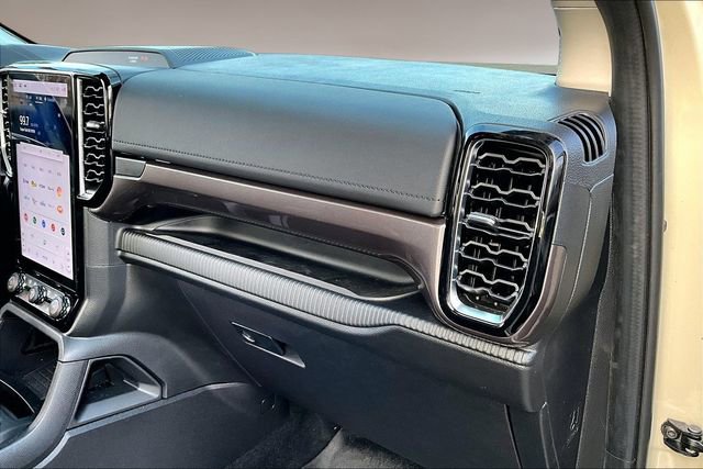 Used 2025 Ford Ranger Lariat w/ Black Appearance Package image 23