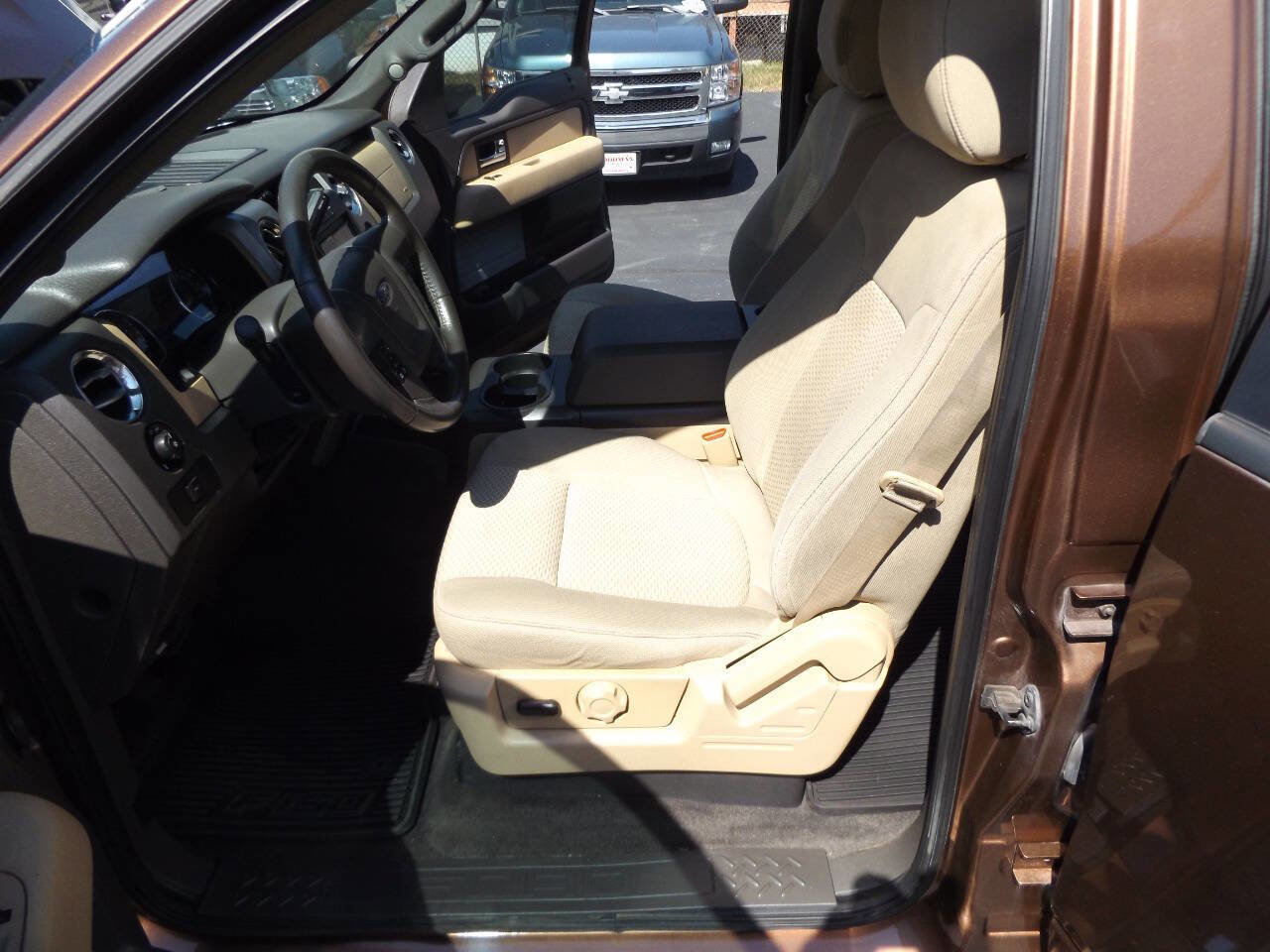 Used 2012 Ford F150 XLT w/ XTR Pkg image 13