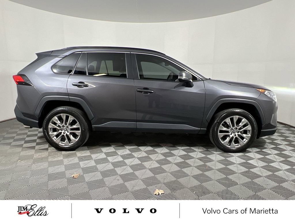 Used 2021 Toyota RAV4 XLE Premium image 10