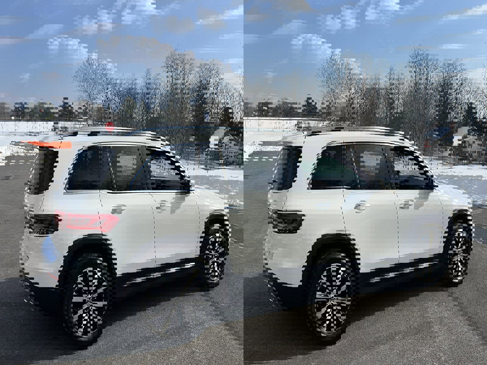 Used 2022 Mercedes-Benz GLB 250 4MATIC image 11