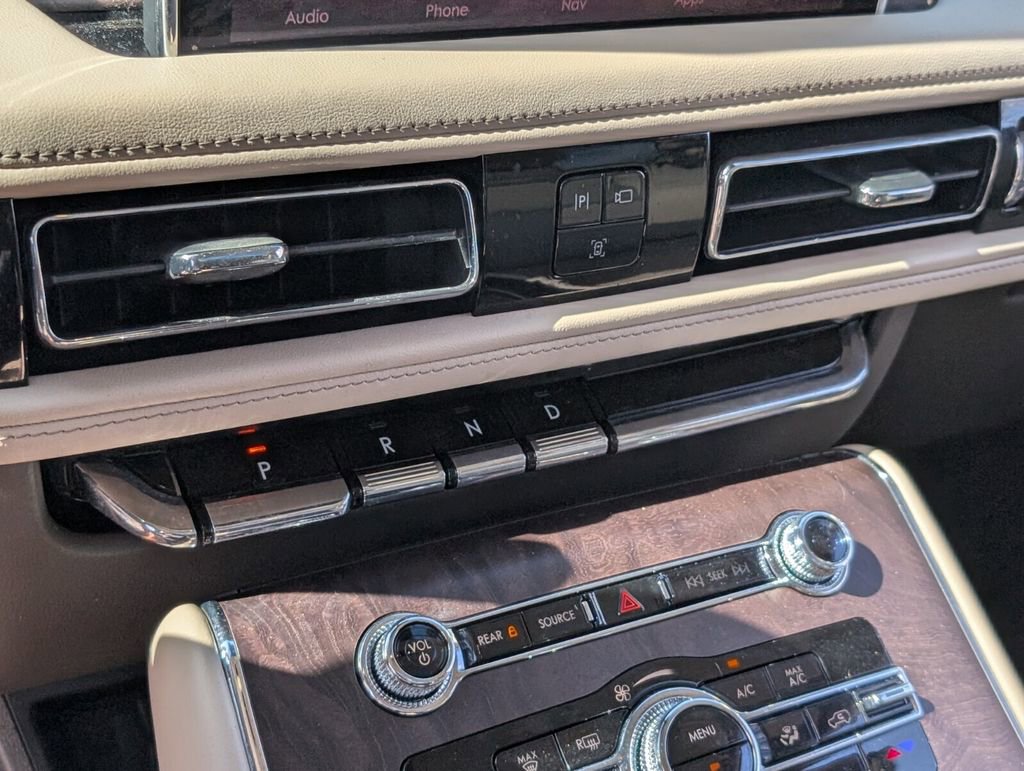 Certified 2023 Lincoln Aviator Reserve RWD image 22