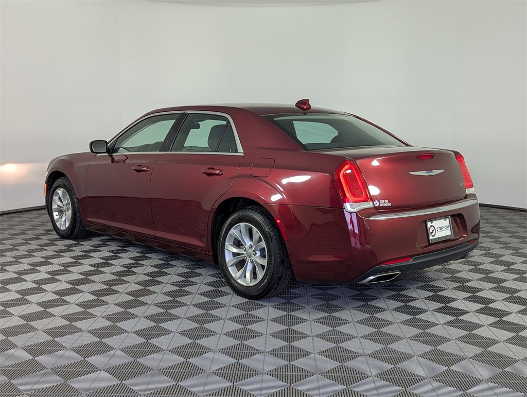 Used 2022 Chrysler 300 Touring image 7