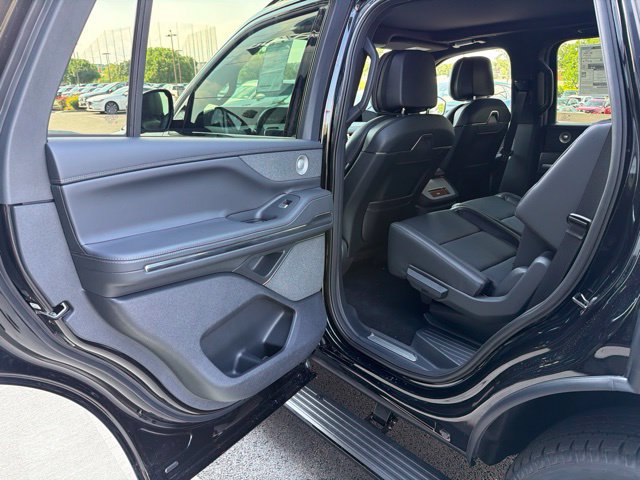 New 2027 Lincoln Navigator Reserve w/ Jet Appearance Package AWD/4WD image 11