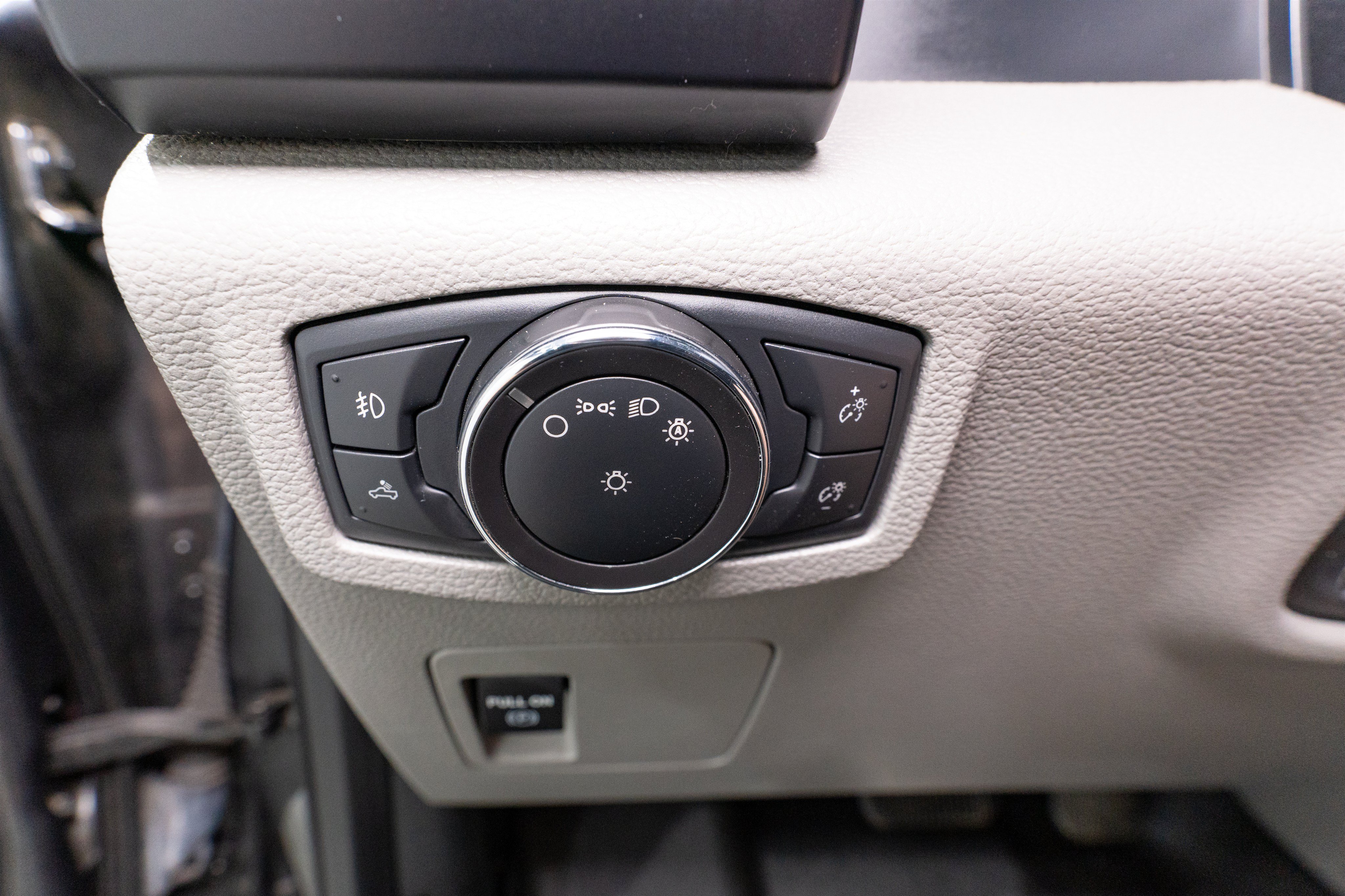 Used 2018 Ford F150 XL w/ Equipment Group 101A Mid AWD/4WD image 28