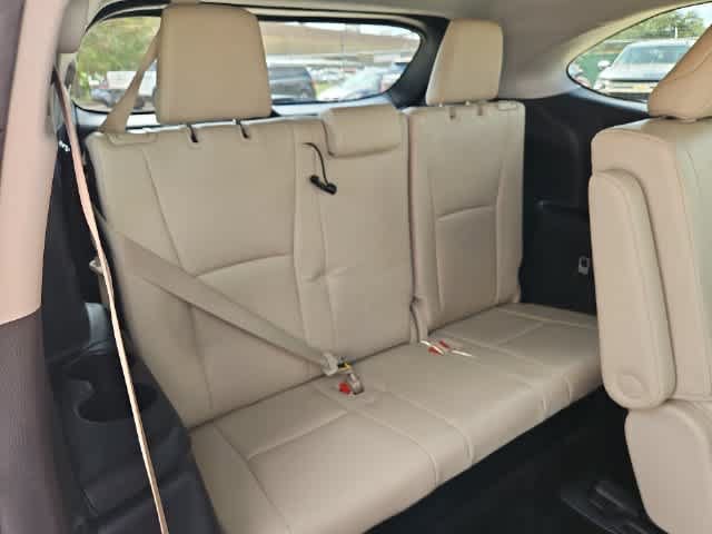 Used 2024 Toyota Highlander XLE FWD image 18