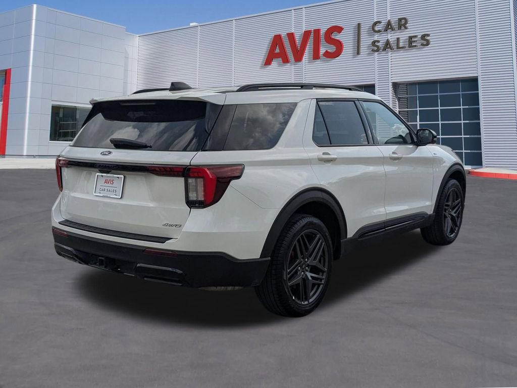 Used 2025 Ford Explorer ST-Line w/ ST-Line Street Pack image 6