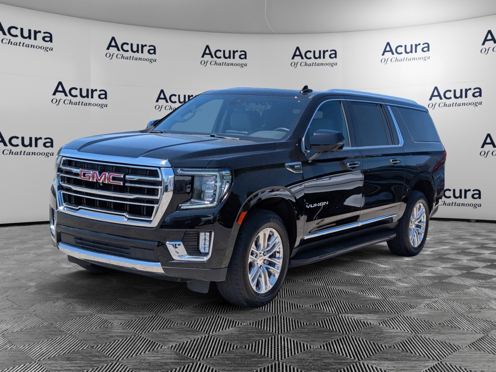 Used 2021 GMC Yukon XL SLT w/ SLT Premium Package image 4