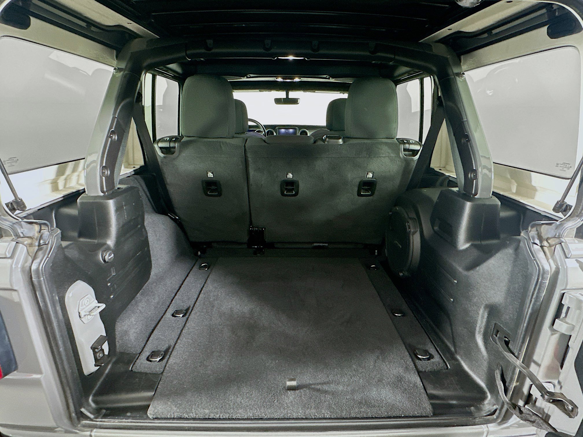 Used 2021 Jeep Wrangler Sport S w/ Sun And Sound Package AWD/4WD image 31